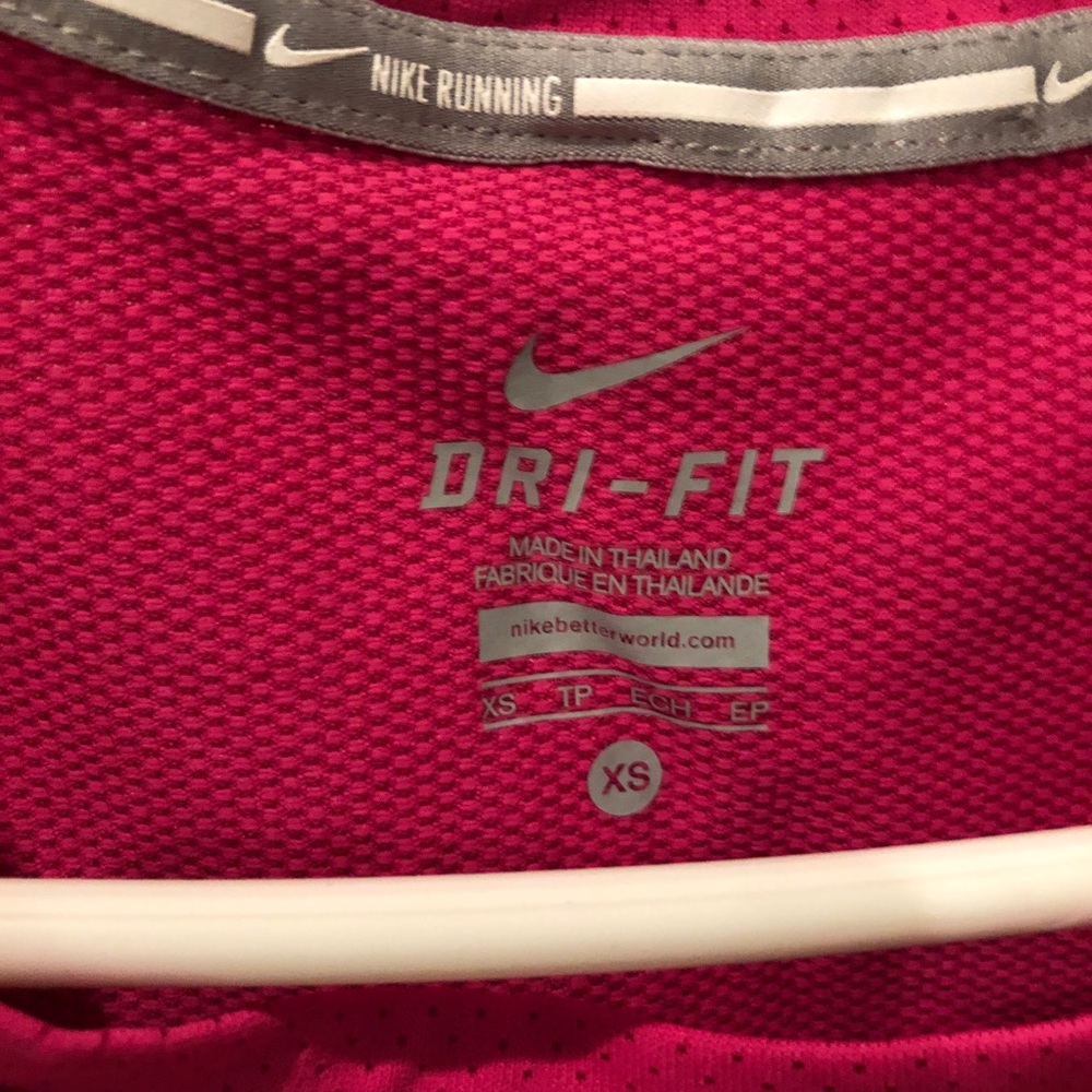 Pink nike top - Picture 2 of 3